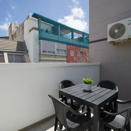 House In Palmas Near Playa De Canteras Tatil Evi *